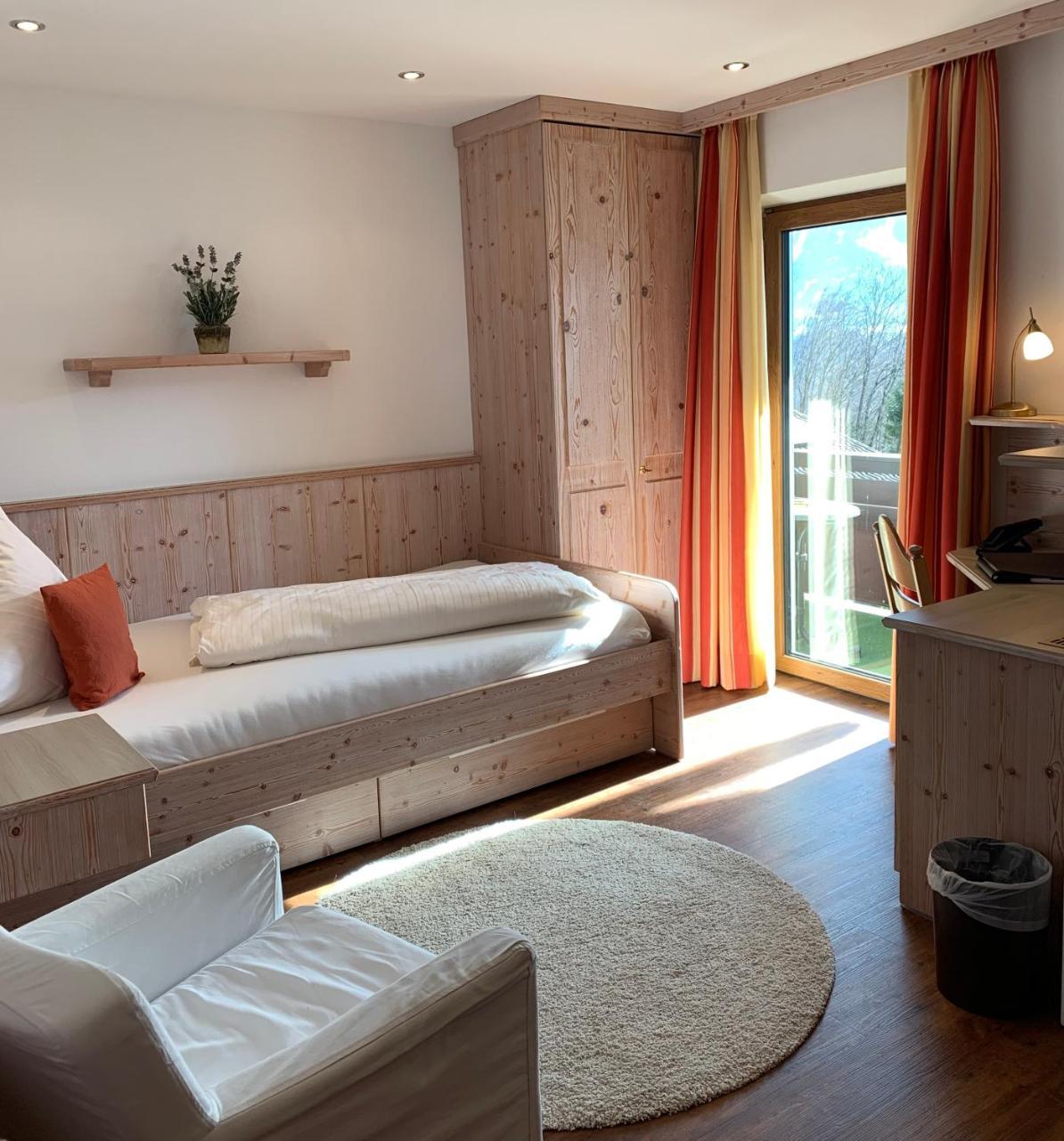 Hotel Restaurant Neu Meran バートライヘンハル エクステリア 写真